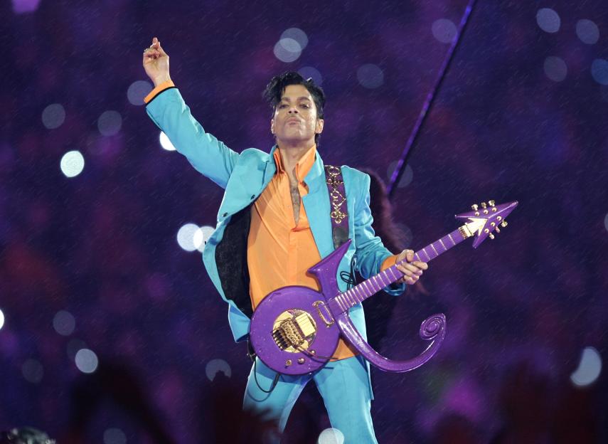 Prince performing at Super Bowl XLI.