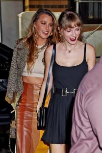 Taylor Swift, Blake Lively, Sophie Turner and Robyn Lively get dinner at the Emilio's Ballato. 30 Sep 2023 Pictured: Taylor Swift, Blake Lively, Sophie Turner, Robyn Lively. Photo credit: MEGA TheMegaAgency.com +1 888 505 6342