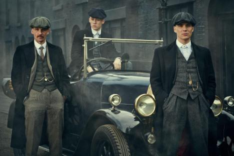 T47R8P CILLIAN MURPHY , PAUL ANDERSON and JOE COLE in PEAKY BLINDERS (2013). Season 2 Episodie 1. Credit: BRITISH BROADCASTING CORPORATION (bbc) / Album