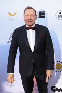 Kevin Spacey at an awards ceremony.
