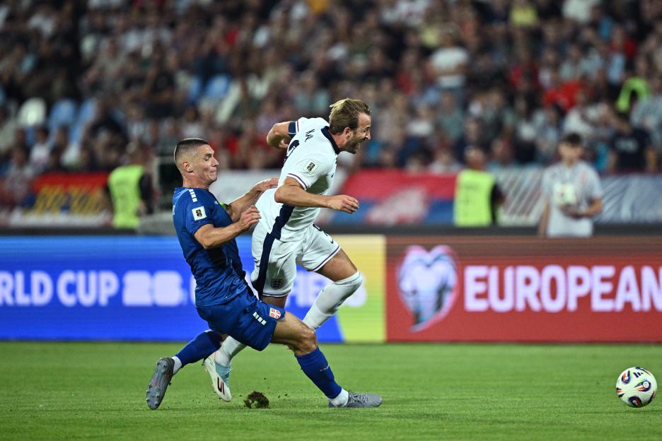 Premier League star gets budget flight home from England’s win over Serbia and chats with fans about performance