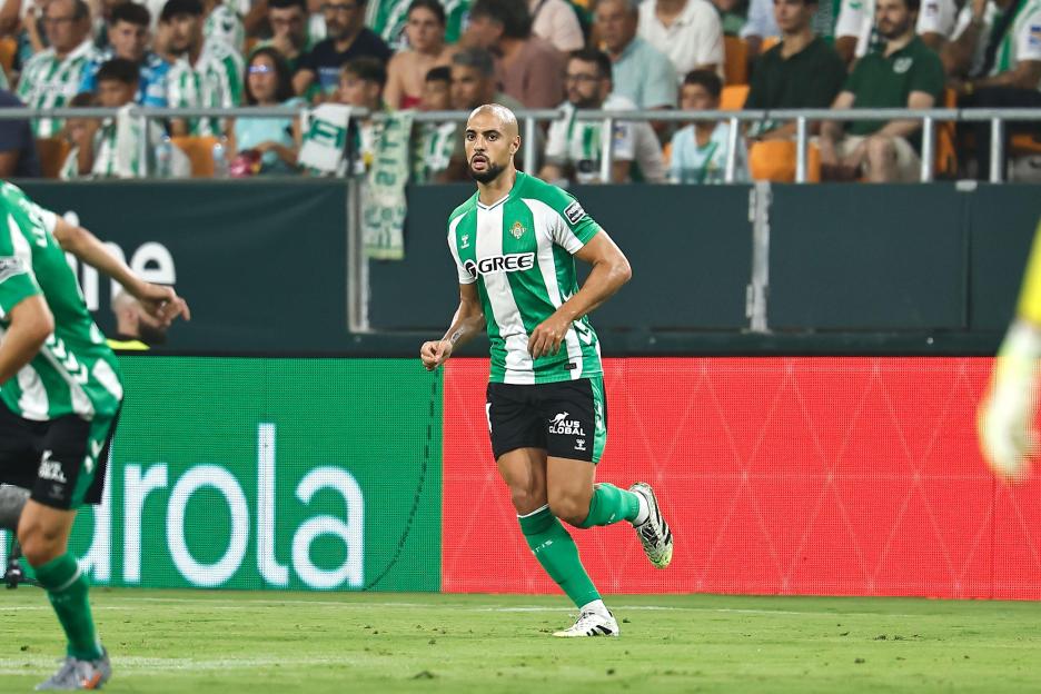 Ex-Man Utd star Sofyan Amrabat at centre of controversy as La Liga ace appears to get two yellow cards but no red