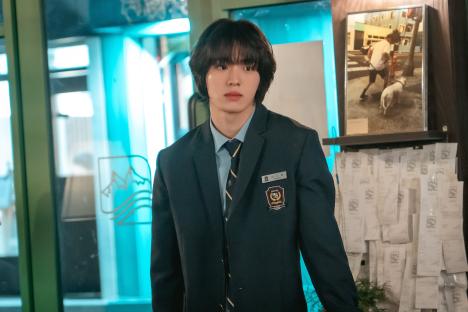 Won Kyu Bin Turns Into Lee Eun Saem's Shadow After Falling In Love At First Sight In Upcoming Drama “BITCH X RICH 2” 4