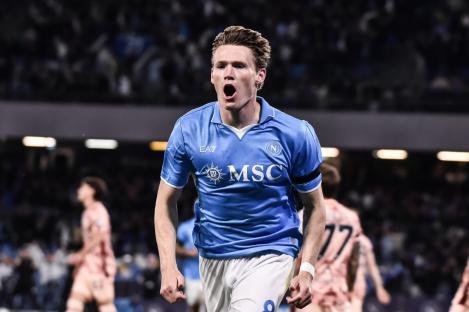 NAPLES, ITALY - APRIL 27: Scott McTominay of SSC Napoli celebrates after scoring a goal to make it 1-0 during the Serie A match between Napoli and Torino at Stadio Diego Armando Maradona on April 27, 2025 in Naples, Italy. (Photo by Ivan Romano/Getty Images)