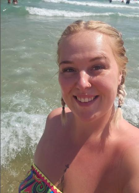 I make £5,000 a MONTH sat at home doing job anyone can do – and you don’t need a degree