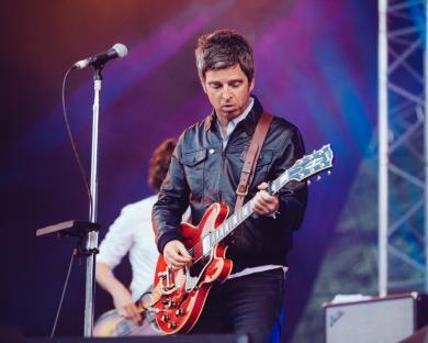 GG8KAR Scarborough, UK. 3rd August, 2016. Noel Gallagher's High Flying Birds headline Scarborough Open Air Theatre. Credit: Daniel Easton/Alamy Live News