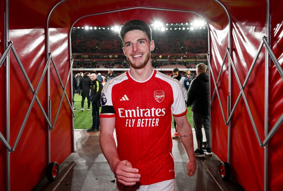 Declan Rice of Arsenal walking through the players' tunnel.