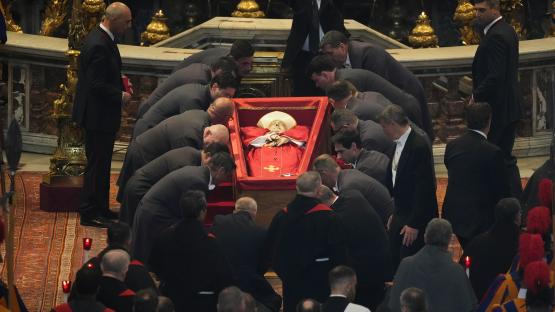 Fury from mourners at Pope Francis’ lying in state over ghouls snapping selfies next to open casket