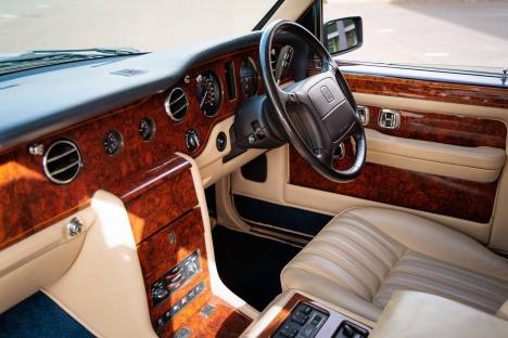 Interior of a 1997 Rolls-Royce Silver Dawn.