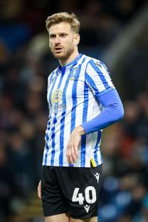 Sheffield Wednesday midfielder Stuart Armstrong (#40) during a match.