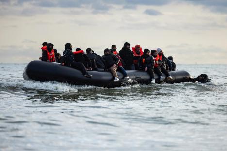 French are giving boat migrants lifejackets & escorting them cross Channel, fisherman claims