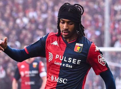 Djed Spence, Genoa's English defender, playing soccer.