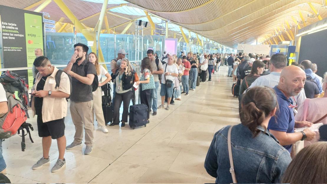 Brit travel warning as ‘indefinite’ strike sparks chaos at Spain’s biggest airport with ‘endless queues’ and delays