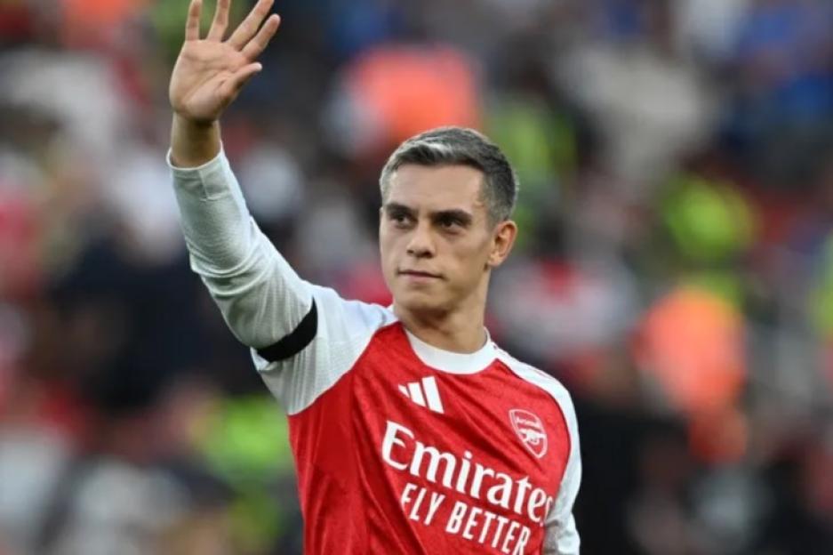Arsenal receive shock transfer offer for Leandro Trossard after window shuts just weeks after rare new contract