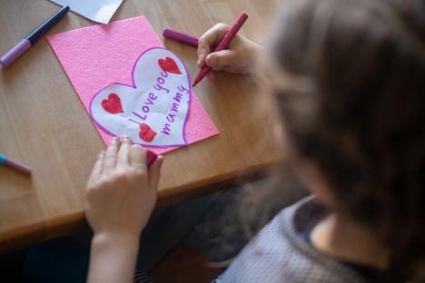 Four cash-saving ideas to make your mum a beautiful homemade Mother’s Day card