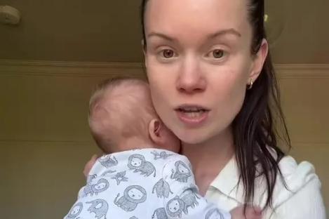 It’s taken me 4 WEEKS to love my newborn daughter & my son took longer – people call it ‘weird’ but it’s really normal