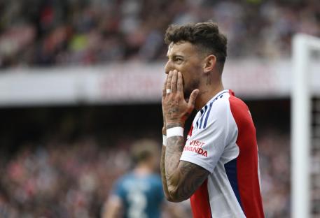 Arsenal's Ben White reacting during a soccer match.