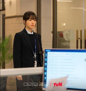 Park Bo Young Breaks Down The Subtle Differences Between Her Twin Roles In “Our Unwritten Seoul”; 8