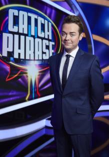 Stephen Mulhern on the set of Catchphrase.