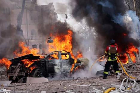 Putin breaks bogus ‘Easter truce’ by battering Ukraine frontlines with drones & storming Kyiv’s positions, Zelensky says