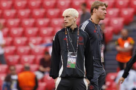 Alejandro Garnacho of Manchester United walking at a training session.