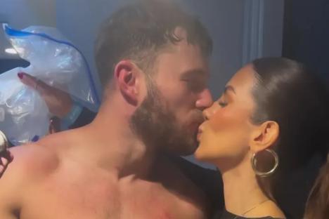 Ekin-Su snogs Curtis Pritchard as she supports Love Island boyfriend backstage at Misfits boxing match