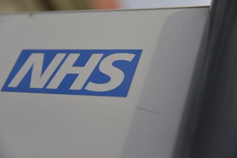 Bosses of failing NHS hospitals will have pay docked while top performers can get £30,000 bonuses under new reforms
