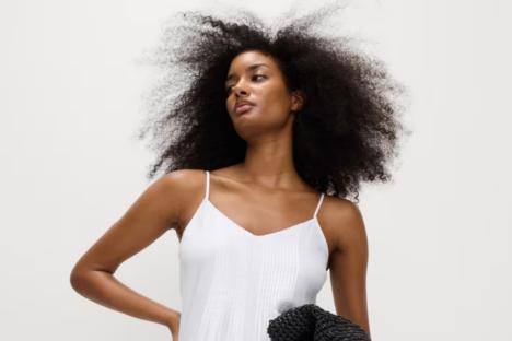 Fashionistas race to M&S for bloat-friendly linen dress that ‘doesn’t cling’ & is ‘designed for a perfect summer’s day’