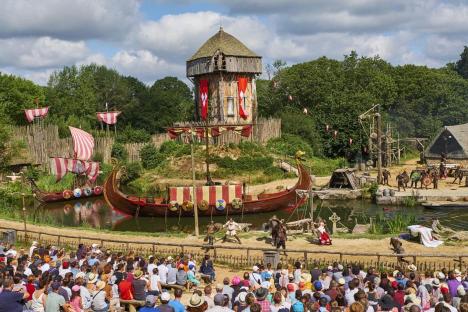 We don’t want £600m ‘ride-free’ theme park on our doorstep – it’ll ruin beautiful village & we’re scared of Putin ‘link’
