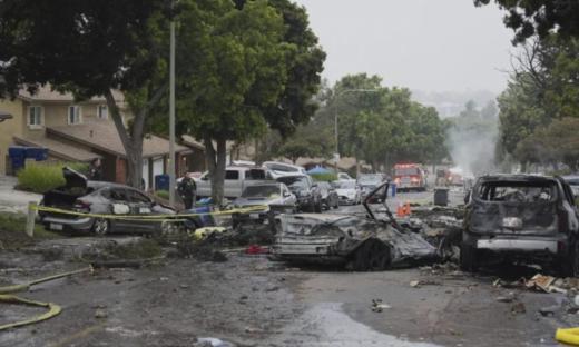 US: Small plane crashes in San Diego military housing area, 2 dead, 8 injured 3