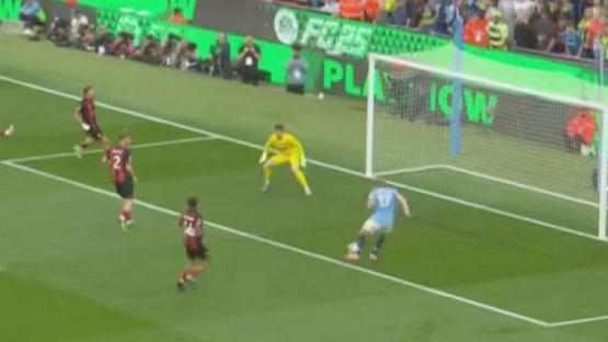 Kevin de Bruyne misses five-yard sitter and smashes crossbar on last ever Man City game at Etihad Stadium