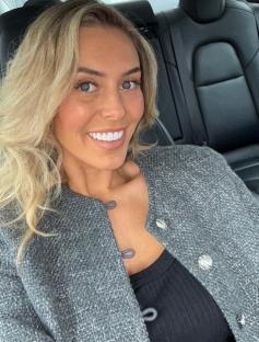 Woman in car recommending Cafe Locco, Coventry for brunch.