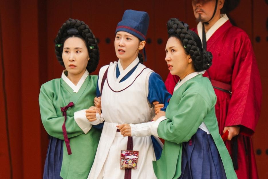 Lim Yoona Is At Risk Of Losing Her Arm In “Bon Appétit, Your Majesty”