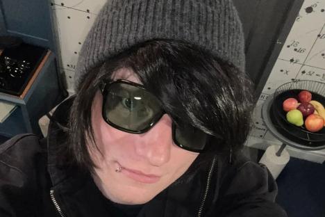 Chart-topping popstar unrecognisable as he shows off new look for album release