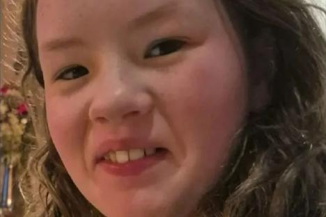 Fears grow for missing schoolgirl, 12, who vanished in park with cops urging ‘dial 999’