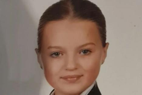 Urgent search for missing schoolgirl, 12, last seen at retail park 24 hours ago