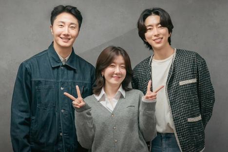 Watch: Jung Il Woo, Jung In Sun, Yoon Hyun Min, And More Impress At Script Reading For New Drama