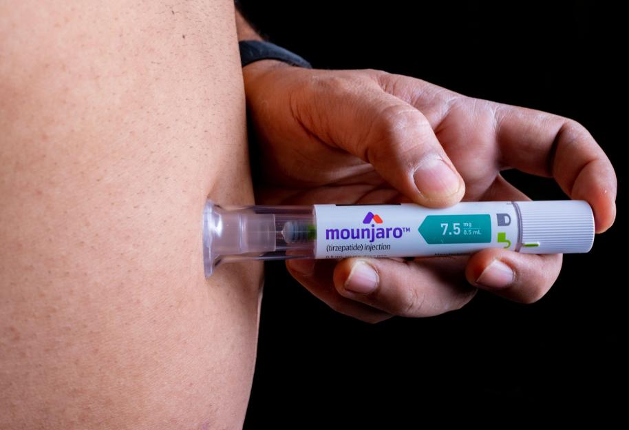 Warning as desperate fat jab patients scramble to stock up on Mounjaro before huge price hike