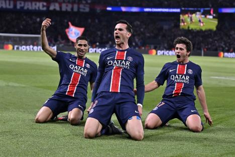 Paris Saint-Germain players celebrating a goal.