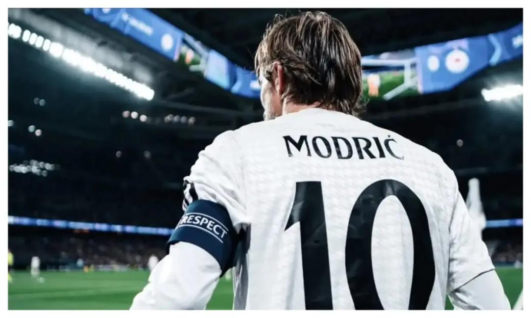 Two Real Madrid players emerge favourites to take No.10 shirt vacated by Modric