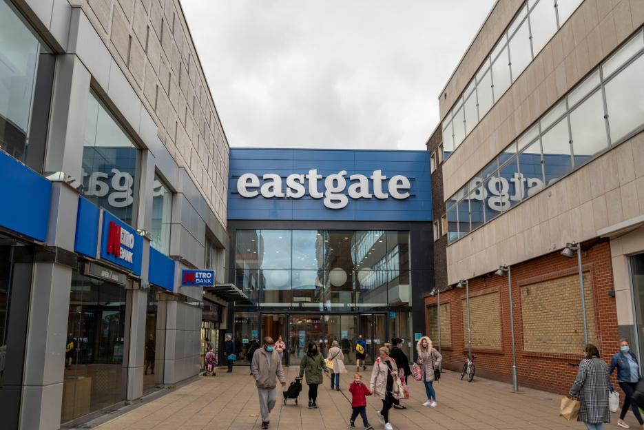 Former UK Shopping Store Transformed into Thrilling Attraction Featuring Ninja Obstacle Course and Soft Play!