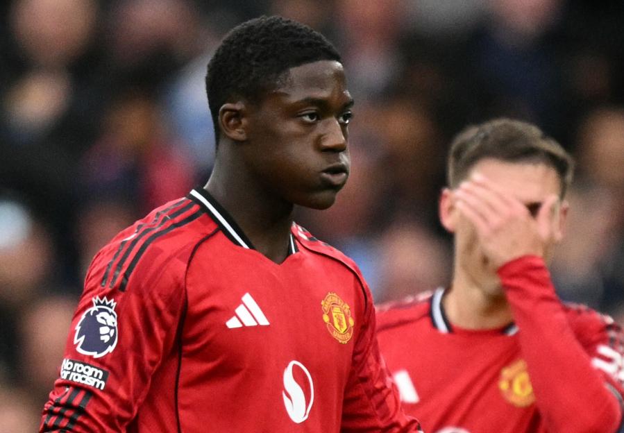 Eagle-eyed Man Utd fans spot Pep Guardiola’s stunned reaction to Kobbie Mainoo’s skill against City