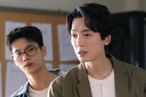 Jung Kyung Ho Is Terrified When He Sees His First Ghost In “Oh My Ghost Clients”