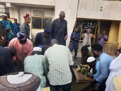 Makinde, Alli mourn as Ex-Oyo PDP guber candidate, Adeojo buried in Ibadan 3