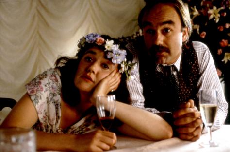 Sophie Thompson and David Haig in Four Weddings and a Funeral.