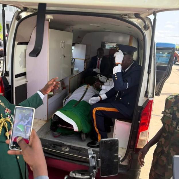 BREAKING: Buhari’s body arrives in Daura for burial