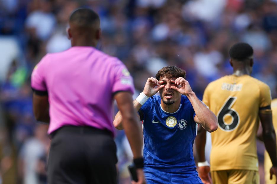 Pedro Neto of Chelsea reacts during a Premier League match.