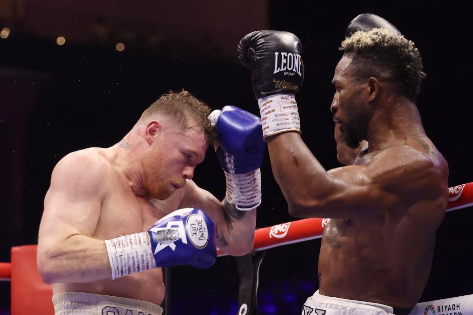 Saul "Canelo" Alvarez boxing William Scull.