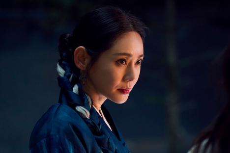 Choo Ja Hyun Is A Shaman With More Than One Face In New Drama “Head Over Heels”