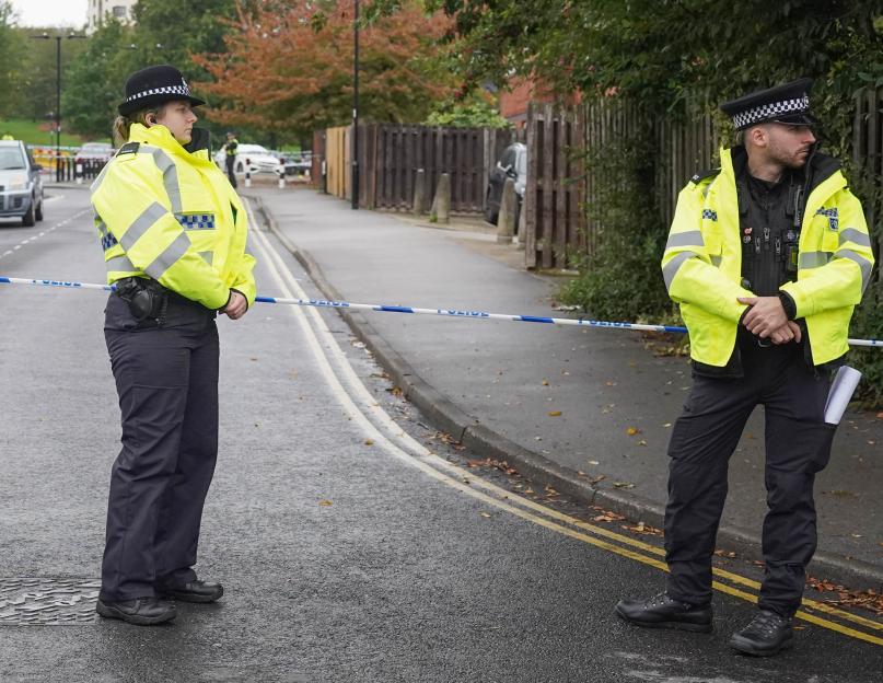 32-Year-Old Man Gunned Down in City Street as Police Launch Manhunt for Shooter